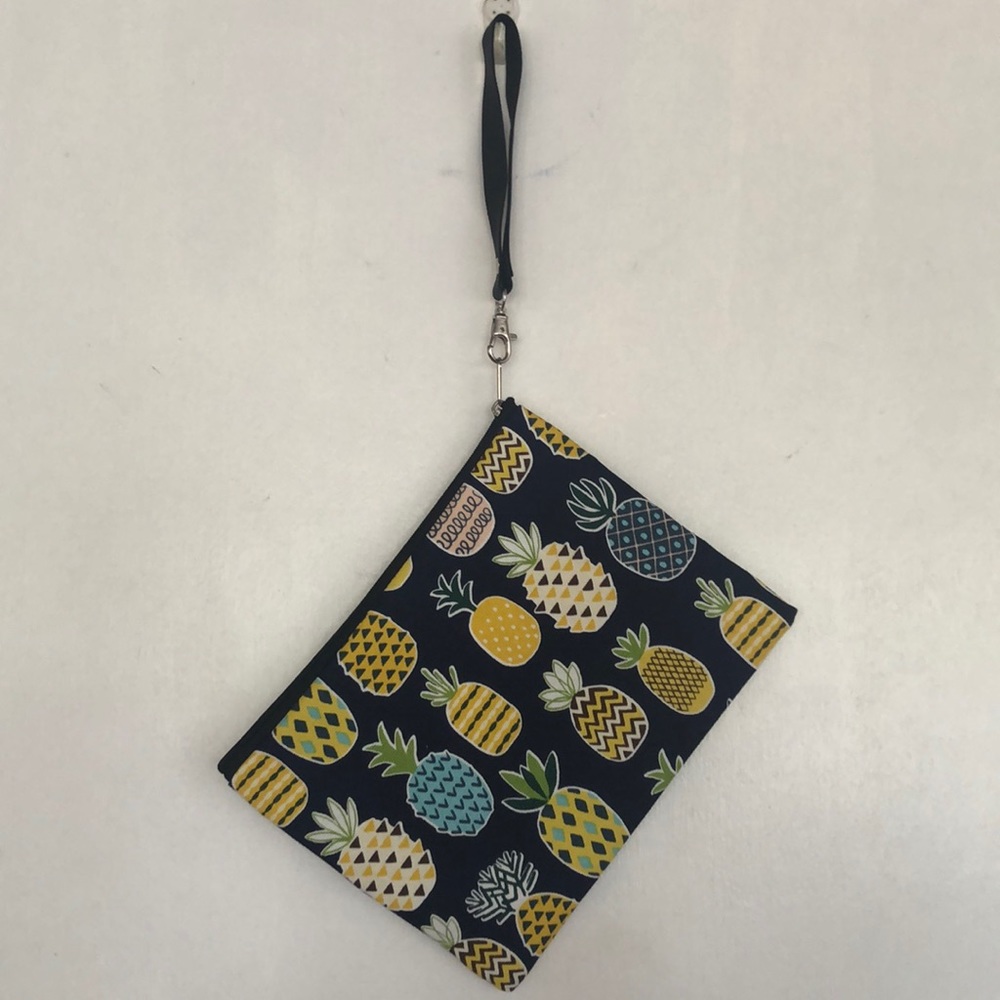 Pineapple wristlet